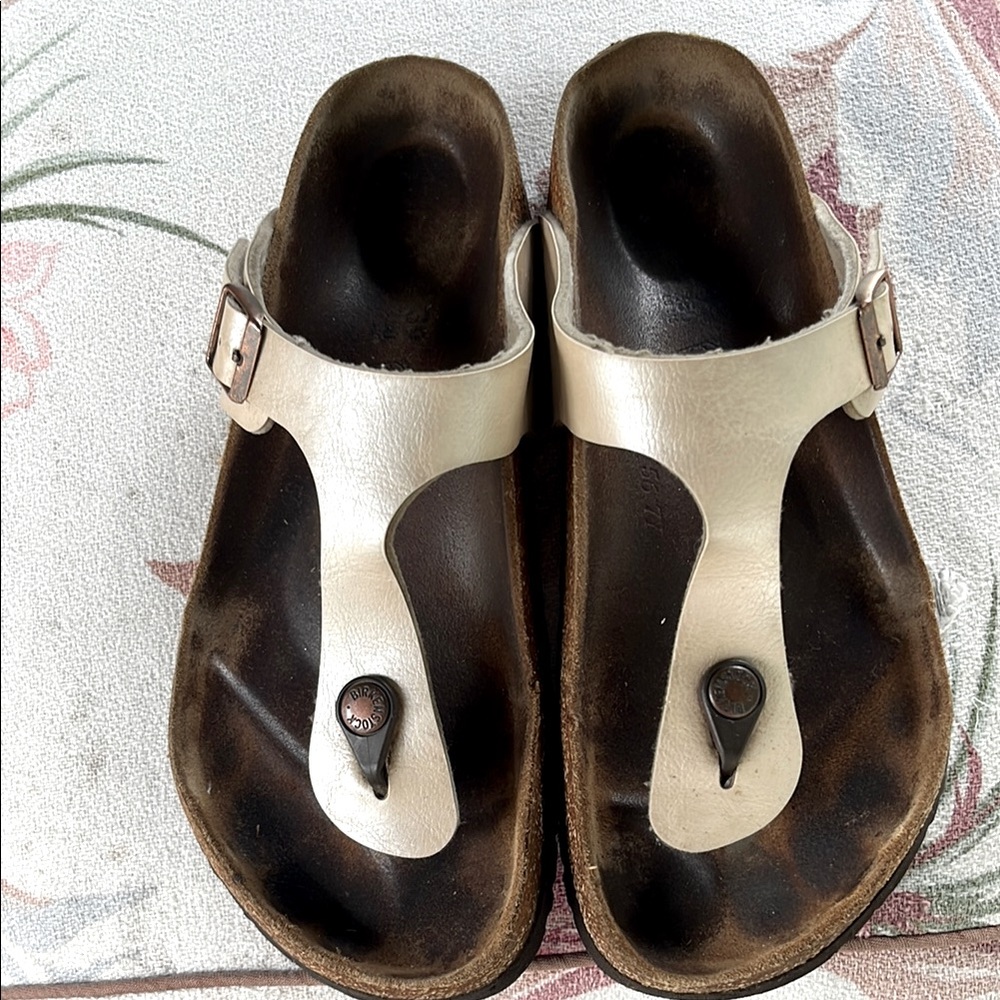 Birkenstock Cream Sandals Comfortable Slip-On Design